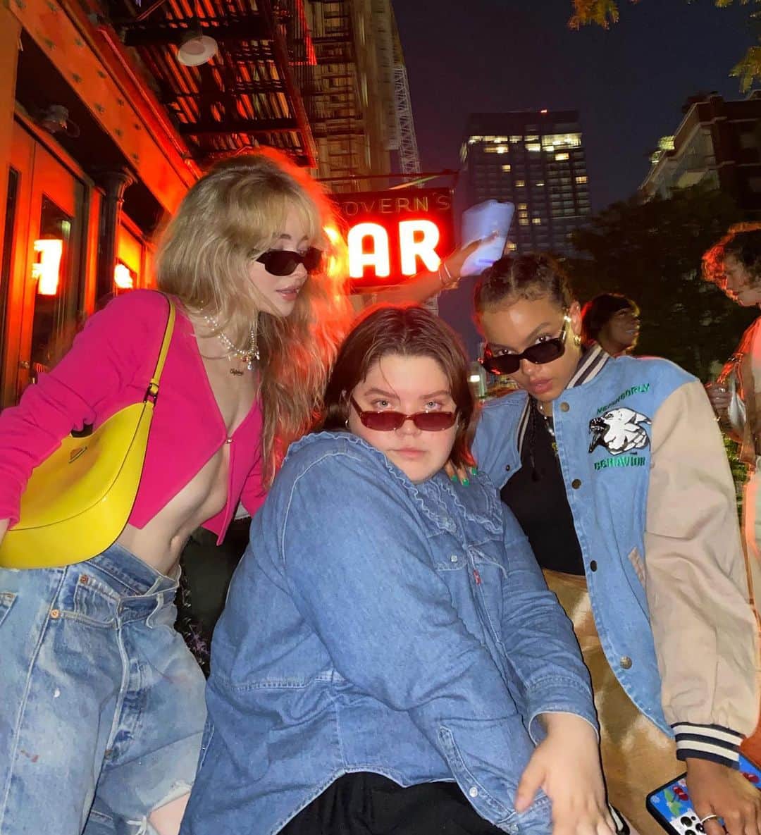 サブリナ・カーペンターのインスタグラム：「international super spy」