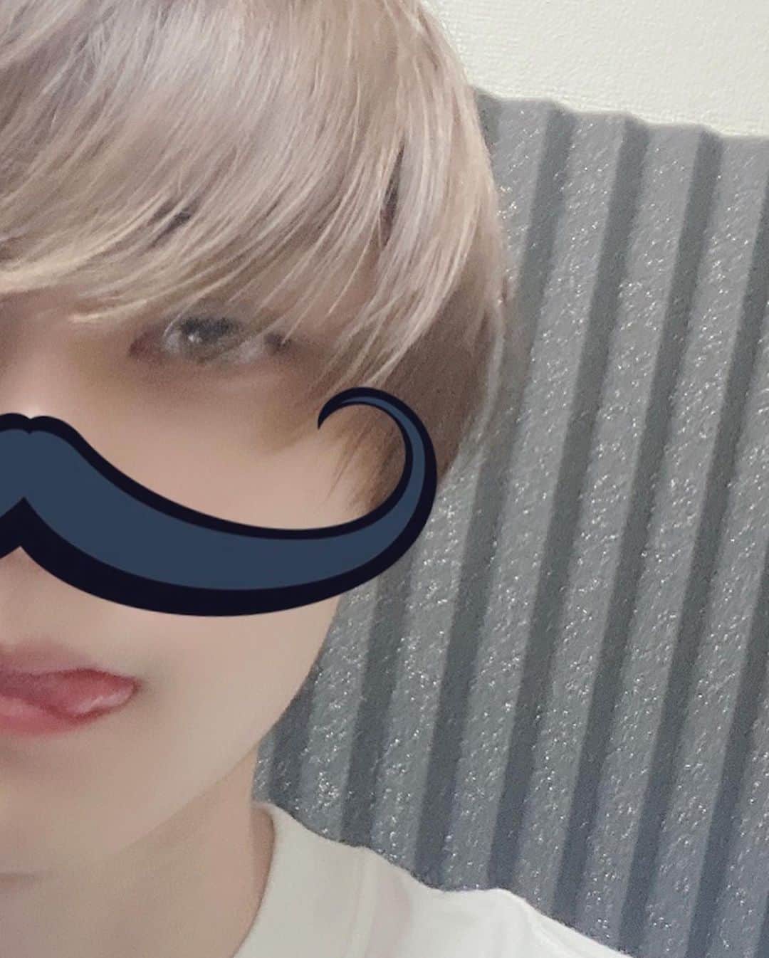 そらびびのインスタグラム：「前の3  どういう感情で撮ったのだ」