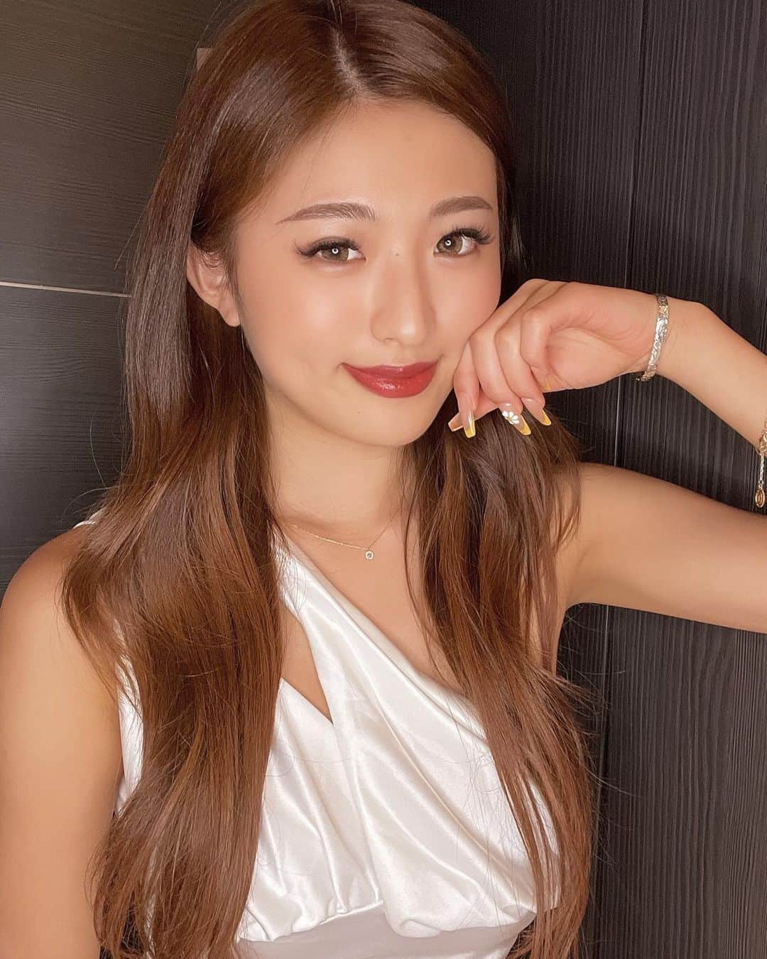 MIYABIのインスタグラム：「こんにちは🌞  韓国のオルちゃんみたいなオル式アートメイクができる @eolbrowclinic さんにお邪魔しましたぁ💜  担当の先生は @mchoco317 さんでした💕 手術も丁寧に、私の理想の眉毛にして頂き、念願のアートメイクだったので本当に嬉しくてお気に入りです🥰✨ ありがとう御座いましたっ🙏  何よりメイクが楽ちんっ💜 1年から3年は持つみたいです🦋  男性もできるので是非この暑い夏、試してみてくださいねっ😊  #cyberjapan #サイバージャパンダンサーズ #cjd_miyabi #ミヤビーム  #オル式アートメイク  #オルブロウ #アートメイク眉  #医療アートメイク #韓国アート  #eolbrow #アートメイク #美容モデル」