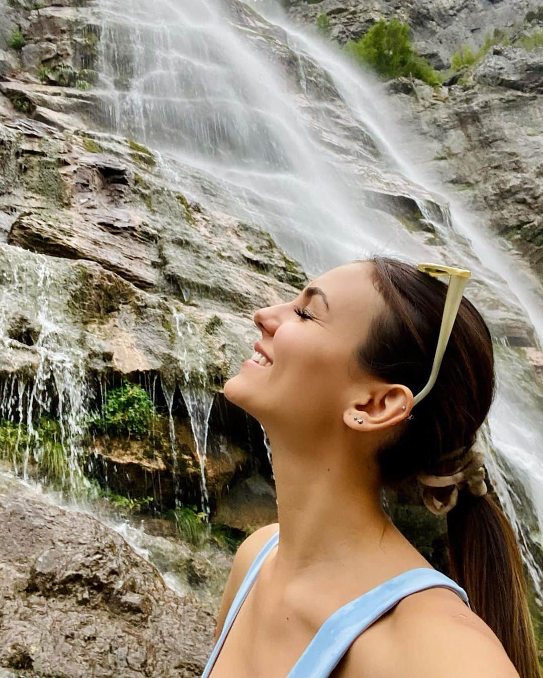 ヴィクトリア・ジャスティスのインスタグラム：「Utah, you’re beautiful. Miss you already. Thanks for the memories 🙏🏼🤎」