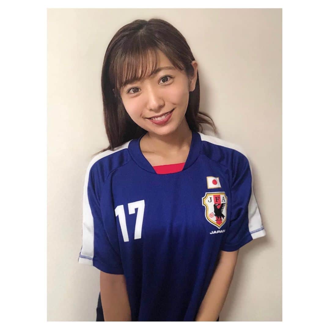 白戸ゆめのさんのインスタグラム写真 - (白戸ゆめのInstagram)「⚽️ . このあと夜8時からは サッカー日本代表 vsメキシコ戦🇲🇽 5チャンネルで応援しましょう💙 . 私は高校時代から #長谷部誠 選手のファンで 日本代表ユニは3.4枚ほど持っています😂 . きょうはこの初めて買ったユニを着て 日本を応援します📣ふぁいと〜💫 . #サッカー #日本代表 #男子 #5チャンネル #中継 #17 #ユニフォーム #サッカー女子 #家に17番のユニたくさん笑 #頑張れ日本 #⚽️ #🇯🇵 #侍ブルー　 #そろそろ次の世代の推しを見つけたい」7月25日 19時39分 - yumeno.s_