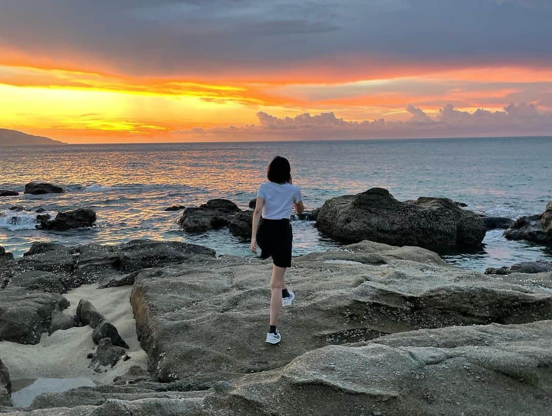 本山琴美さんのインスタグラム写真 - (本山琴美Instagram)「. 初の屋久島🌄  大自然と美味しいお料理、最高でした🌎💚  #sunset #sea #夕日」7月25日 20時34分 - _mimi2mimi_