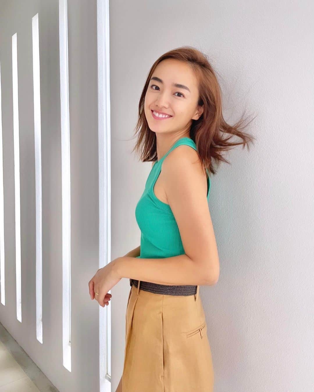 夏美のインスタグラム：「本日7月25日32歳を迎えました🏝 たくさんの方に支えられながら 沖縄に移住して1年ちょっとが過ぎ 結婚して4年目、母として2年目をむかえるこの歳 まだまだ未熟者ですが日々精進してまいります(*^^*) こんな私ですがこれからもどうぞ宜しくお願い致します❗️m(__)m」