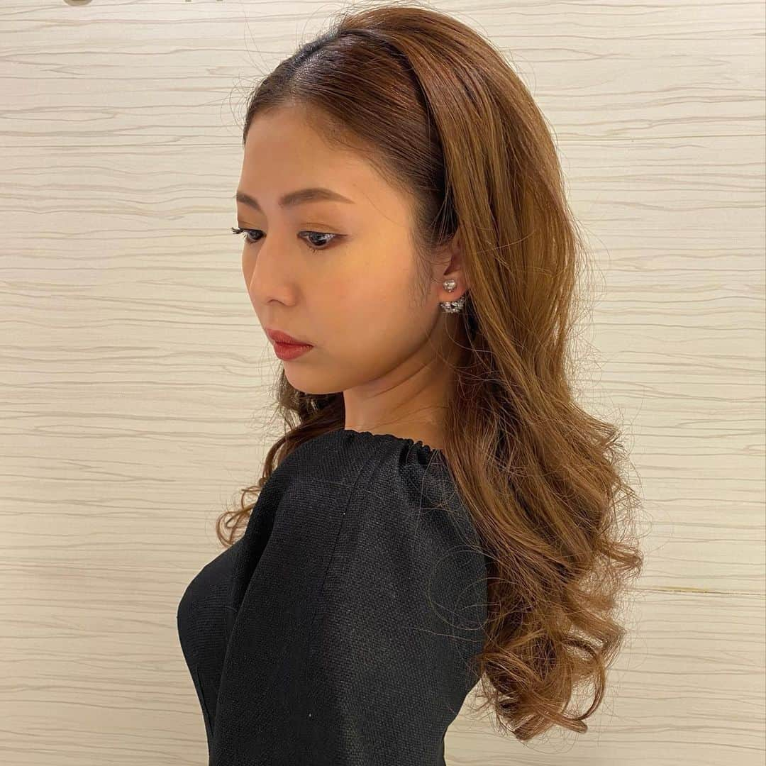 Tomoyo Kitamuraさんのインスタグラム写真 - (Tomoyo KitamuraInstagram)「先日のお客様♡ バービーダウン大好物です  #ヘアメイク #プレ花嫁 #外注ヘアメイク #前撮り #2021夏婚  #ヘアセット #2021秋婚」7月25日 20時43分 - tmy_o3.pugmi