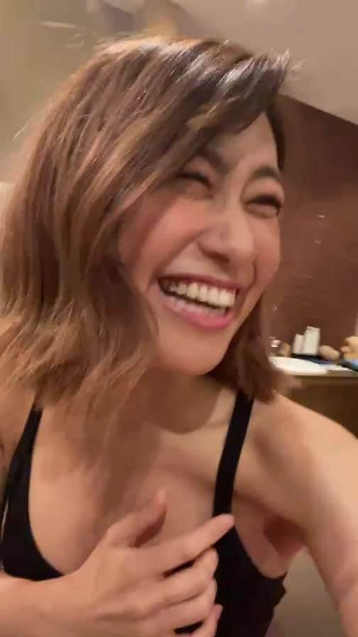 片桐舞子のインスタグラム：「家トレできる寝そべりメニュー！！！ @lesanges_sands」