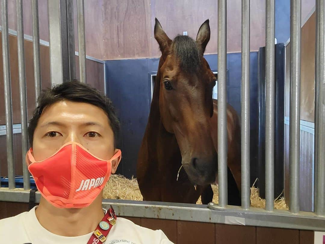 林伸伍のインスタグラム：「Here we go💪💪💪  #馬術 #馬場馬術 #馬 #乗馬 #scolari #スコラリ #horse #dressage #equestrian  #horseriding #horsesofinstagram #東京オリンピック #東京五輪 #日本代表 #teamjapan #林伸伍 #roadtotokyo　#東京2020  #tokyo2020 #athlete #アスリート」