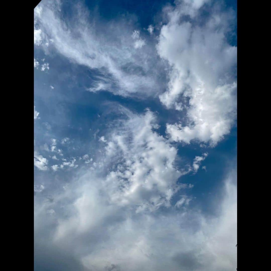 木村拓哉さんのインスタグラム写真 - (木村拓哉Instagram)「「おはよう御座います！   今日はこちらに来てから初めて雲の多い空です。 日差しが遮られて、丁度良い感じです！」   STAYSAFE‼︎   拓哉 #木村拓哉#TakuyaKimura」7月25日 16時17分 - takuya.kimura_tak