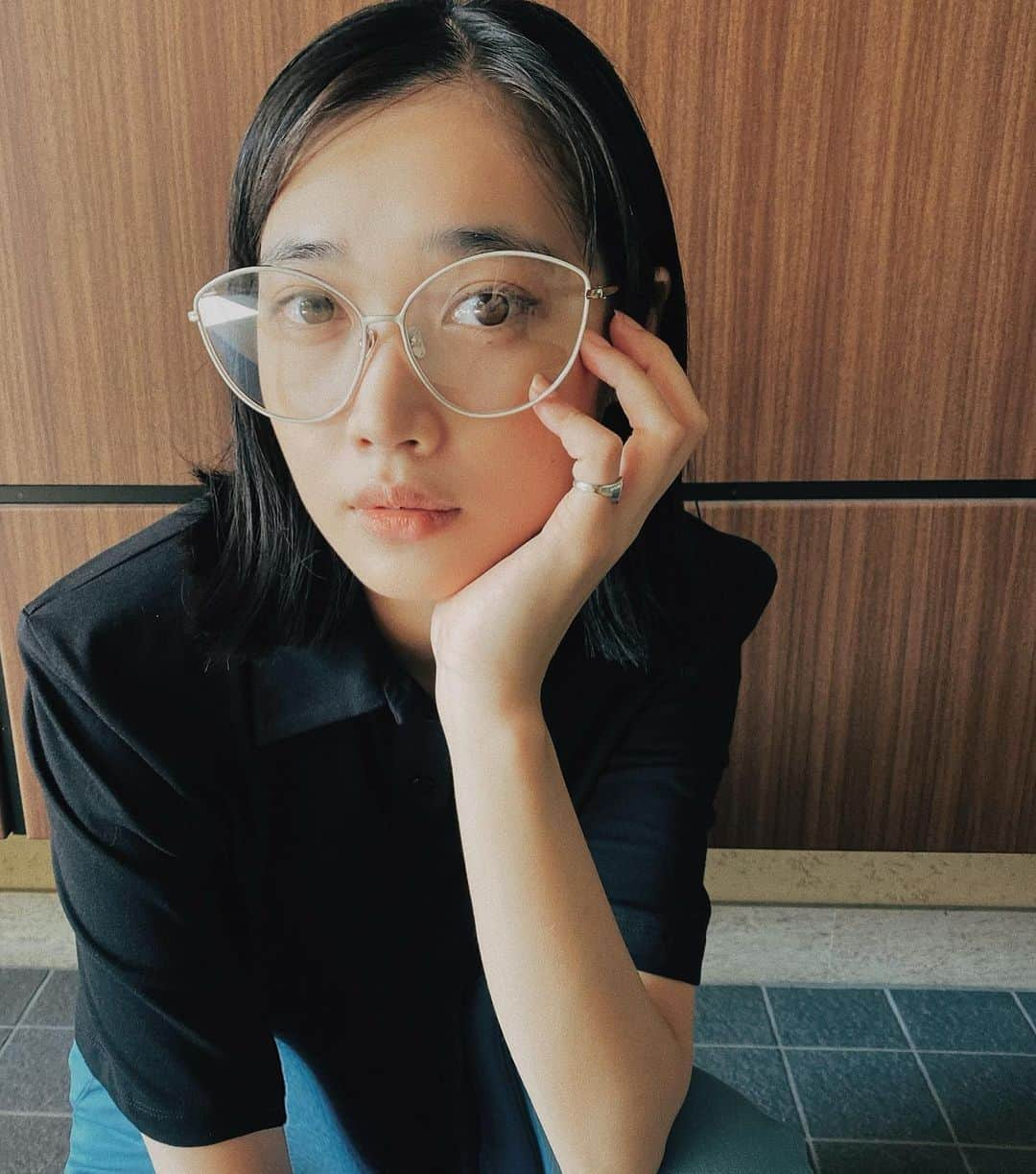 林田岬優さんのインスタグラム写真 - (林田岬優Instagram)「ずっと欲しかった大きなレンズの眼鏡。👓届いた〜✨」7月25日 16時22分 - miyu_hayashida