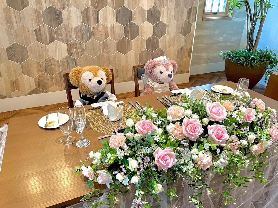 秋本帆華さんのインスタグラム写真 - (秋本帆華Instagram)「. Happy Wedding💓 私のSNSに度々登場してきた兄！ 幸せいっぱいの結婚式でした☺️  披露宴で〝マジ感謝〟が流れてびっくり！笑 お幸せに〜🥰」7月25日 17時15分 - honoka_akimoto_official