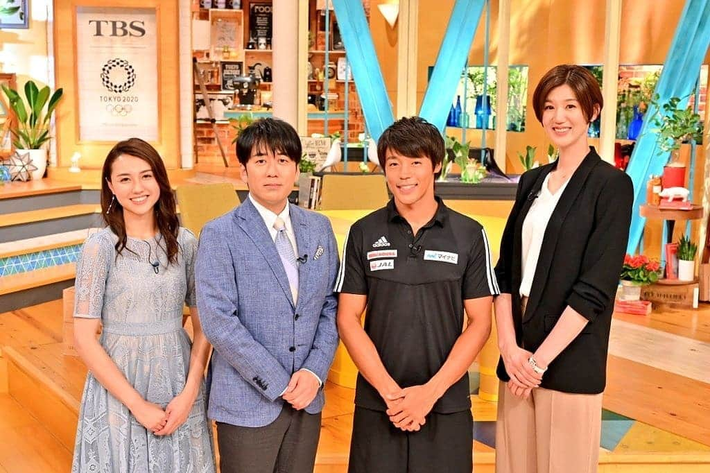 TBS「東京VICTORY」のインスタグラム：「. リオ五輪 銅メダリスト #カヌースラローム #羽根田卓也 選手  　　準決勝進出決定🔥   合計105.15点 13位で明日26日に行われる準決勝進出へ‼️  カナディアンシングルは片側を漕ぐため、右にズレたというおへそをスタジオで披露😎  番組では「いい結果で皆さんの期待に応えることができれば」と笑顔で話してくれました #全力応援」