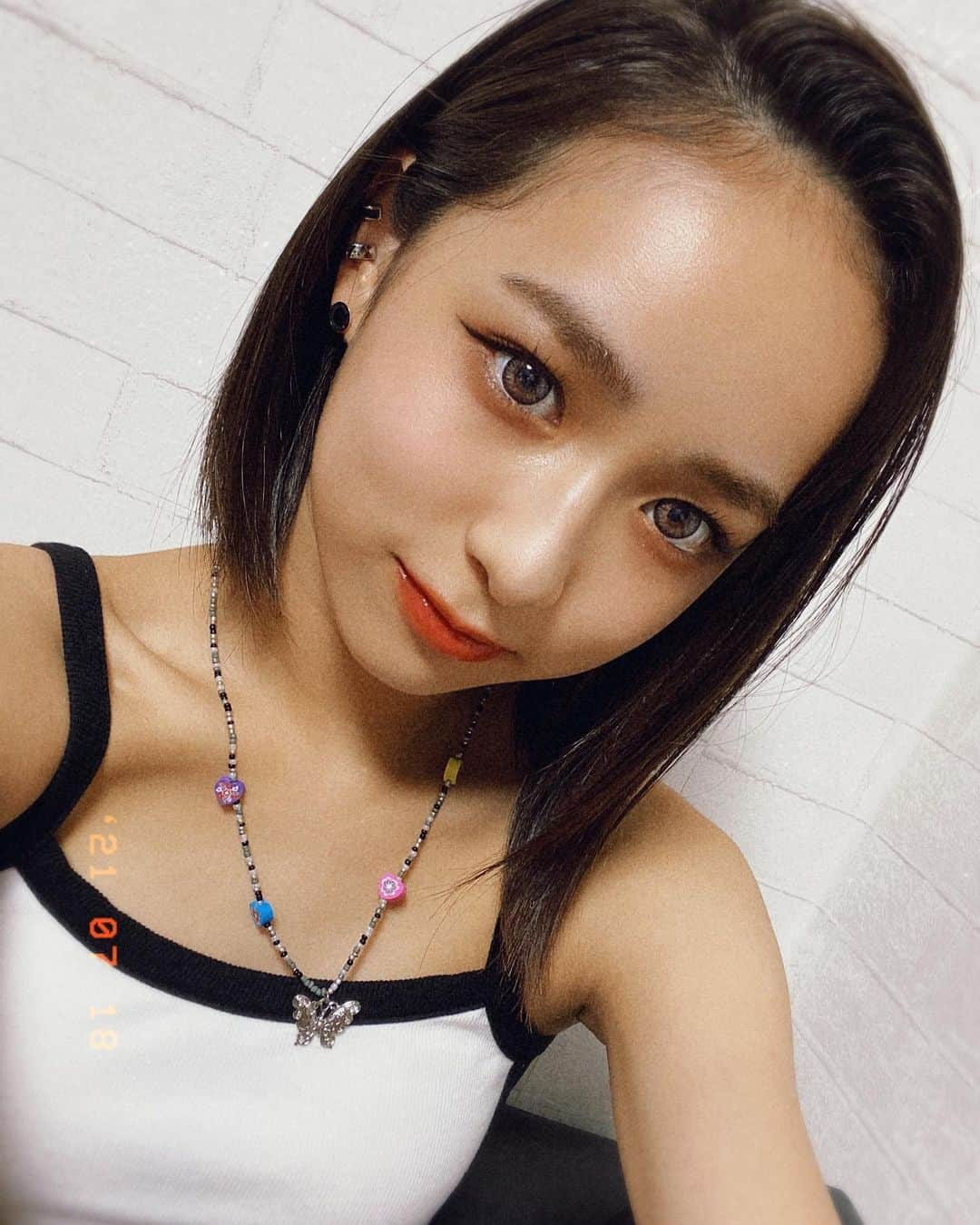 佐藤ひなたさんのインスタグラム写真 - (佐藤ひなたInstagram)「・ ・ ちょっぴしギャルっぽい？🧐💭  てか外暑すぎん？🥵 リール投稿用のダンス 外で思いっきり踊って撮りたいのに この暑さじゃ撮れない…  TikTokはあげてるからみてねー💃🤟 平日は20:00・休日はその時次第 に投稿中‼️  #WEGO #かきあげ #06 #ひな#ひなdays」7月25日 18時02分 - hinata_sato_official