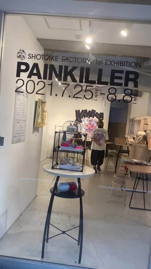 アリスムカイデのインスタグラム：「PAINKILLER🍰💊」