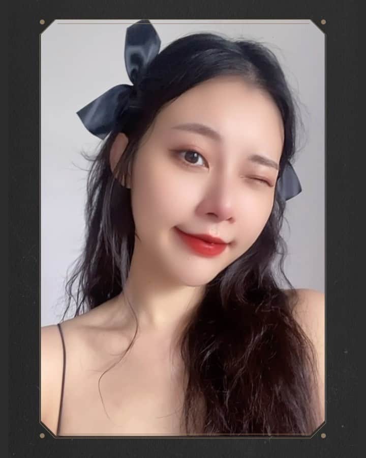 張香香 張香香さんのインスタグラム写真 - (張香香Instagram)「去年今天🖤 和昨天🤍」7月22日 12時01分 - m40925