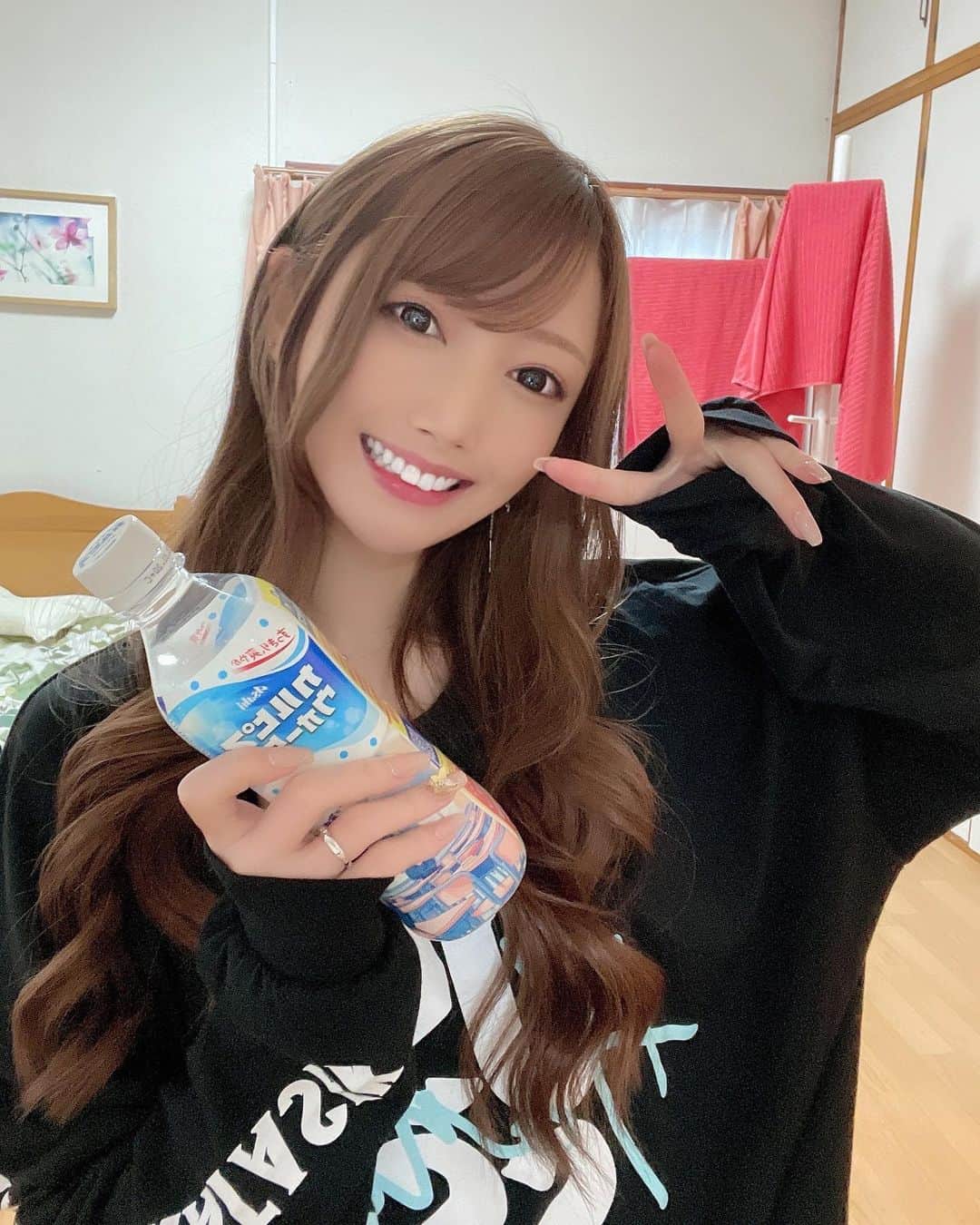 のインスタグラム：「カラダにピース🤍」