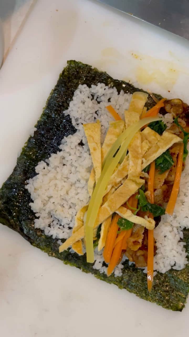 インヤのインスタグラム：「#แฟนทำอาหารให้กิน #อาหารเกาหลี #diy #ทำอาหารที่บ้าน #สไตล์มินิมอล」