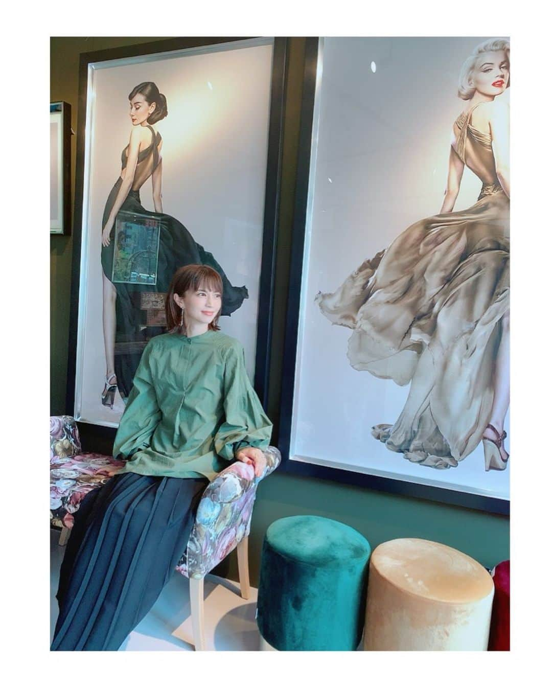 安田美沙子さんのインスタグラム写真 - (安田美沙子Instagram)「先日の京都の撮影。 秋服の、このシャツが可愛すぎて、みんなで大盛り上がり✨ 私はこのカーキをお買い取り❤️  今月末に高島屋さんの反対にオープンするモデルルーム＆家具屋さん✨ 全部がおしゃれで、どこで写真を撮ってもかわいい✨  きゃぴきゃぴ写真を撮りまくりました🤍オープンしたらぜひ。。  #shirts @ririchuchu  #gallary  @trustdesign_collection  @yliy_magazine  #kyoto #japan」7月26日 9時55分 - yasuda_misako