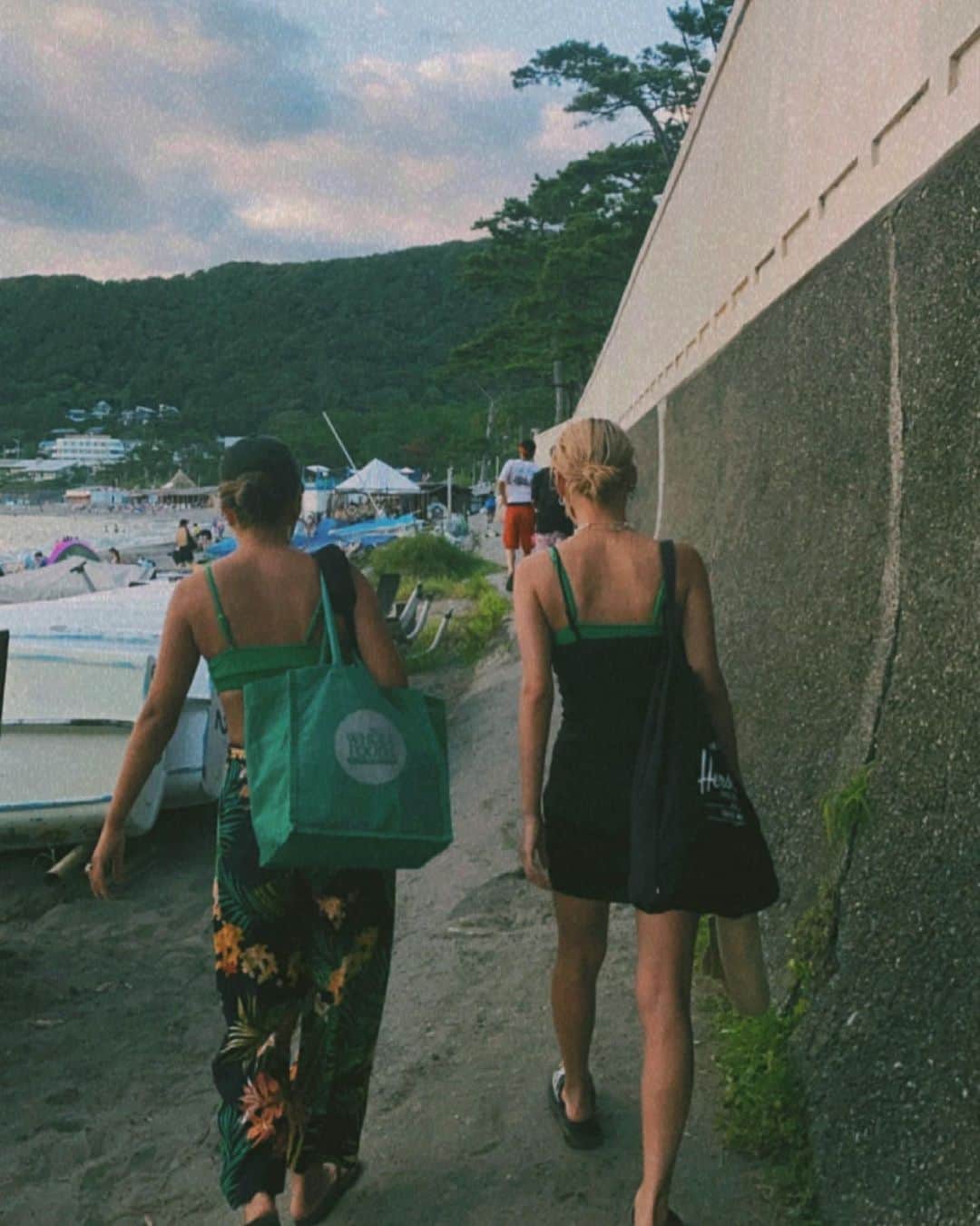 松本優さんのインスタグラム写真 - (松本優Instagram)「. . 最高に素敵な場所で素敵な人たちと過ごした時間最高でした🥰 . 出逢いに感謝⭐︎ . . #一色海岸#逗子#海#beach#swimwear#dayoff」7月26日 10時21分 - matsumoto_yu