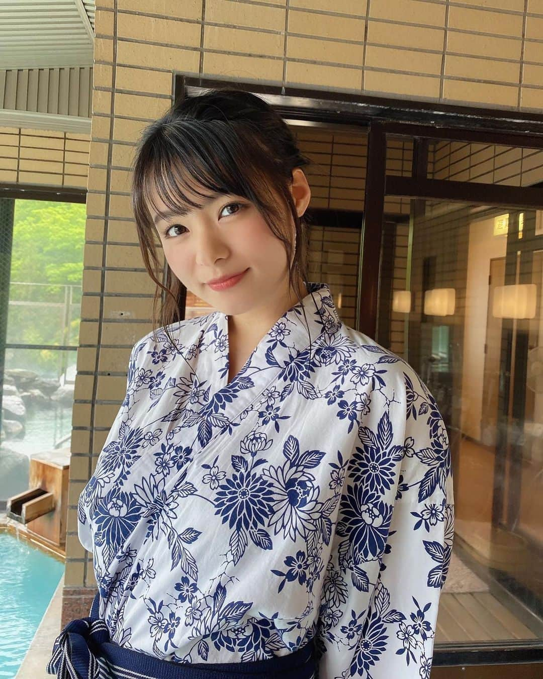 星名美津紀さんのインスタグラム写真 - (星名美津紀Instagram)「昼間から貸切温泉♨️  『はいる？』  #オフショット #dvd #浴衣 #温泉 #きみはぼくのもの #hotspring #japan」7月26日 15時57分 - hoshina_mizuki