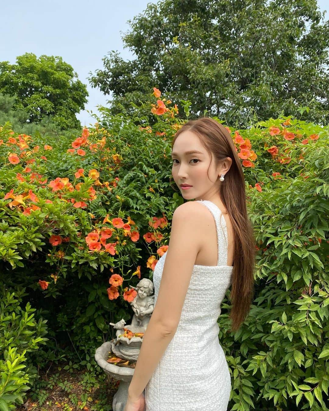 ジェシカ さんのインスタグラム写真 - (ジェシカ Instagram)「That summer feeling🤍🌷🌿✨」7月26日 13時02分 - jessica.syj