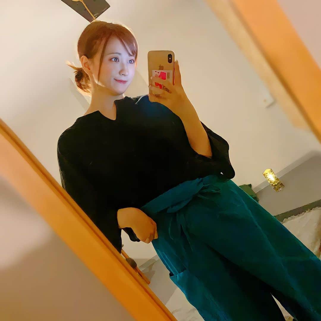 のインスタグラム：「⁡ 先日、『銀座で見るタイの夢』というなんとも魅力的な【モリ式の本格的タイ古式マッサージ】に行ってきました✨ ⁡ 7月10日にオープンしたばかりのこちらのマッサージは、予約の取れない大人気セラピストが仙台から銀座に進出したサロン💆‍♀️ ⁡ 行く前にガチガチに凝り固まっていた身体... ⁡ でも筋肉に過度なダメージを与えることなく、丁寧に身体をほぐし整えてから「ゆっくり伸ばす」チェンマイ式のタイ古式マッサージで気付けば身体がスッキリ‼️✨ ⁡ タイマッサージって一見辛そうに見えますが、普段伸ばすことが出来ないところも丁寧に伸ばしてくれるのでとっても気持ちがいい☺️ ⁡ 冷房で身体が冷えてしまいがちな方や、暑さにやられて疲れが気になる方、寝つきが悪い方に是非オススメです👍 ⁡ 私は普段からあまり寝付きがよくないのですが、施術して頂いた日はスーッと眠りについてぐっすり眠ることが出来ました😴💕 ⁡ 暑い日が続いているので、皆さんも無理せずに自分の身体と向き合う時間も大切にしてくださいね😌💕 ⁡ @ginzathaimassage ⁡ 📍東京都中央区銀座3−4−17 マツザワ第7ビル3階 銀座駅B1出口から徒歩3分 ⁡ 営業時間　10:00-22:00 電話　03-4400-9828 ⁡ pr @ginzathaimassage #銀座マッサージ #銀座リラクゼーションサロン #タイ古式マッサージ #むくみ改善マッサージ」
