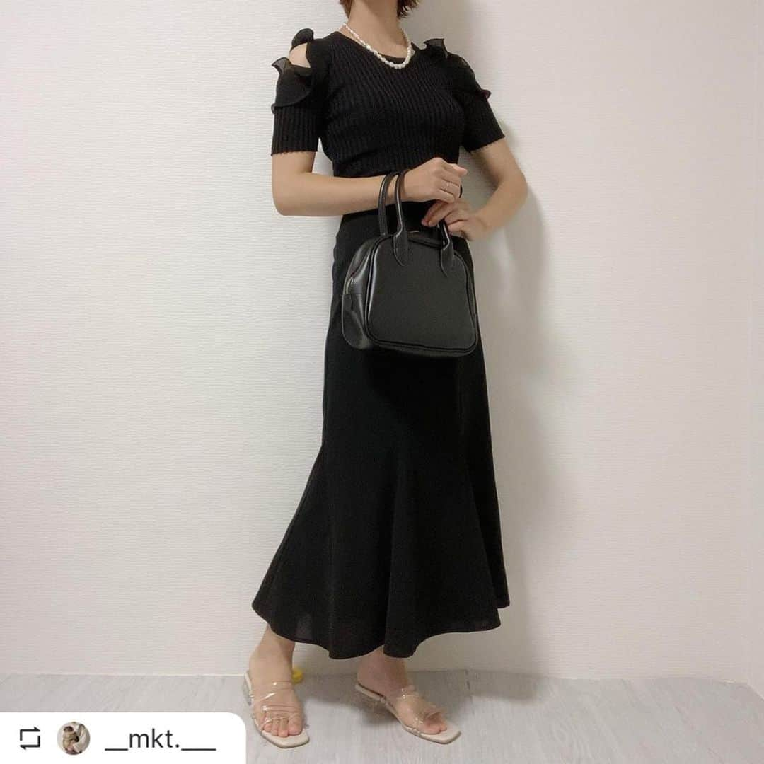 GRLさんのインスタグラム写真 - (GRLInstagram)「【👆画像をタップすると購入できるよ👆】 @__mkt.___ さん にGRL商品着用して頂いております💕 ありがとうございます✨ . @grl_official #グレイル #grl #プチプラ #ootd #fashion #プチプラコーデ #outfit #ファッション #可愛い #かわいい #コーデ #コーディネート #cute #大人カジュアル #カジュアルコーデ#GRL購入品#グレイル購入品#購入品 #プリーツパンツ #ジャンパースカート  #ショート丈トップス」7月26日 17時07分 - grl_official