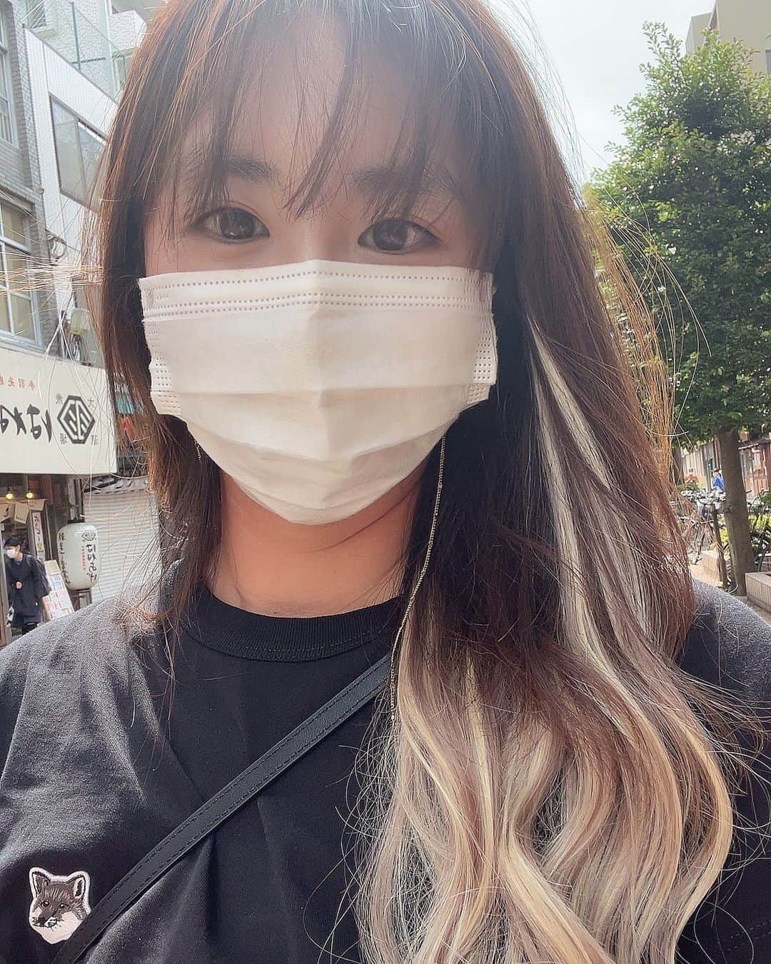 ペ・ソンウのインスタグラム：「- 역쉬 쉬는날은 머리하는날🥰💆🏼‍♀️💁🏻‍♀️」