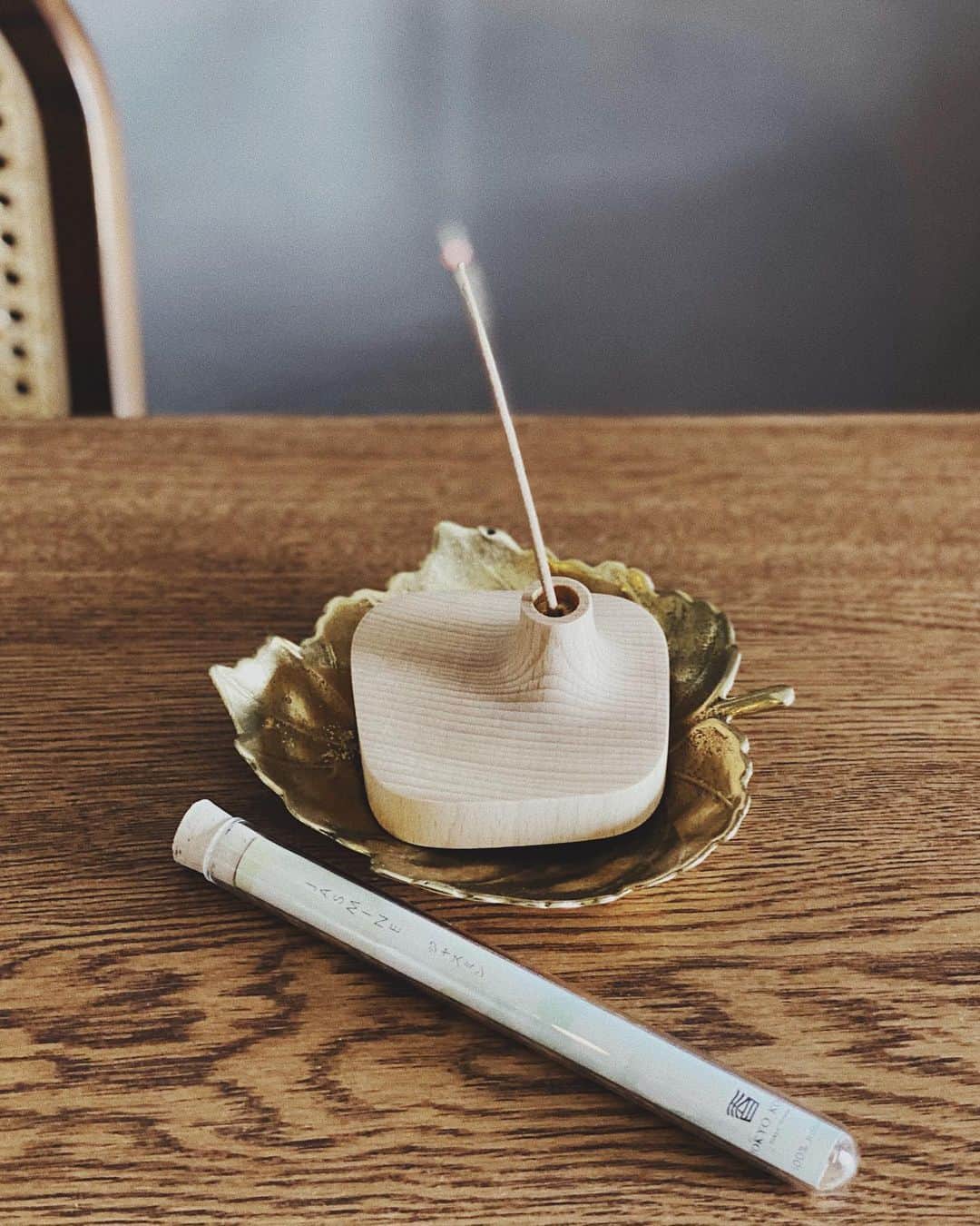 林田岬優さんのインスタグラム写真 - (林田岬優Instagram)「最近家でお香を焚いています。これは大好きなジャスミンの香り。本当にいい匂い🌿東京香堂さんのものです☺️ #jasmine」7月26日 18時22分 - miyu_hayashida
