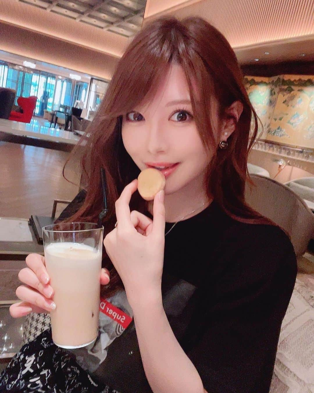 相沢みなみさんのインスタグラム写真 - (相沢みなみInstagram)「打ち合わせ梯子終了☕️ 今日も一日お疲れ様でした！ . done for today⭐︎ . 今天一天也辛苦您了☺️ . #相沢みなみ」7月26日 18時50分 - epoint2016