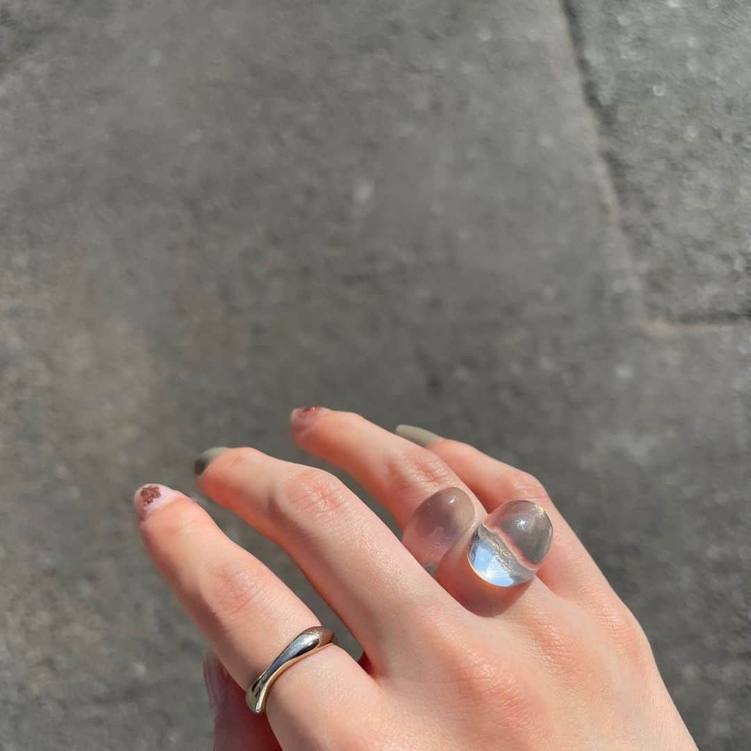 志田彩良のインスタグラム：「・ 夏っぽくて可愛い クリアリングをゲットしました✌🏻」