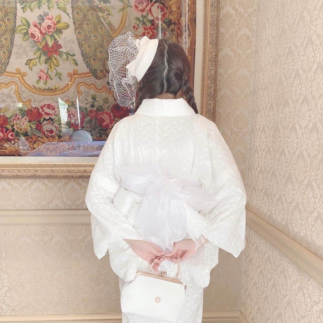 月森世菜さんのインスタグラム写真 - (月森世菜Instagram)「white cotton lace yukata🥛  2年前に仕立ててもらって 中々着るタイミングがなかった 念願の浴衣で🤍  DM🙅‍♀️質問は最新の投稿の コメントにお願いします🤍  ┈┈┈┈┈┈┈┈┈┈┈┈┈┈┈┈┈┈┈ せいなです♡ 白系統の女子力アップのことに ついて投稿しているので フォローして頂けると嬉しいです🥛  @seina.tsukimori   白系統のお写真に タグ付けして下さると見に行きます♡  ファンネーム・マーク → せいらー・🤍🕊  ┈┈┈┈┈┈┈┈┈┈┈┈┈┈┈┈┈┈┈  #whiterose #whitelove #allwhite #white #白 #ホワイト #オールホワイト #ホワイトコーデ #バラ #薔薇 #京都観光 #ガーリー #ガーリーコーデ #フレンチガーリー #frenchgirl #浴衣ヘアアレンジ #ヴィンテージ #ヴィンテージガーリー #vintagefashion #vintagegirl #京都 #京都カフェ #プチプラコーデ #フラワーアレンジメント #パールホワイト #浴衣女子 #浴衣デート #浴衣 #夏コーデ #白コーデ」7月26日 19時52分 - seina.tsukimori
