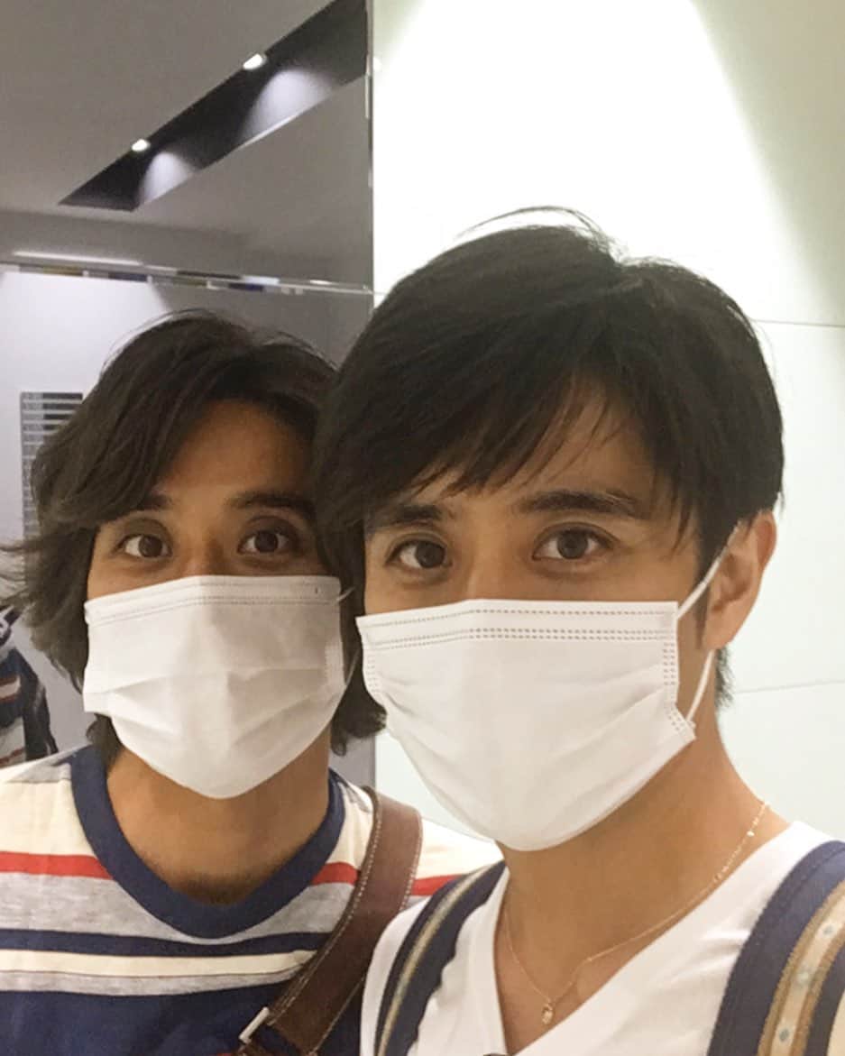 のインスタグラム：「こんばんは！ 今日は仕事で久々慶太に会ったよ！ なんか久しぶりな双子TIME👬 また近いうちに👍 #twins #双子 #斉藤祥太 #斉藤慶太」