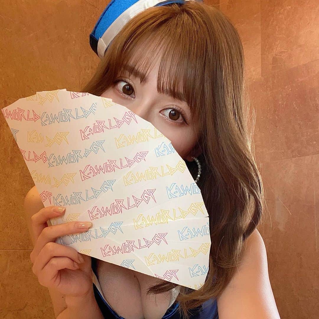 堀尾実咲のインスタグラム：「みんな @k1wgp_pr 紙扇子 もうゲットした？☺️🌻  わたしはいつも お風呂上がりにパタパタしてる🛁  ポップなデザインでかわいいよ☺️  #k1 #k1グッズ #k1ガールズ #k1girls #k1girls2021 #k1ガールズ2021   https://k-1.shop/goods/products/detail.php?product_id=1304」