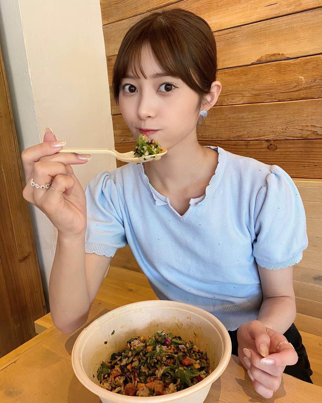 松川星さんのインスタグラム写真 - (松川星Instagram)「夏はさっぱりしたものが食べたくなる🥗 この前初めて睡眠改善サロンへ ︎︎︎︎︎。 ぐっすり眠れるようになった 😪 @neome_life」7月26日 21時33分 - akarin__rin