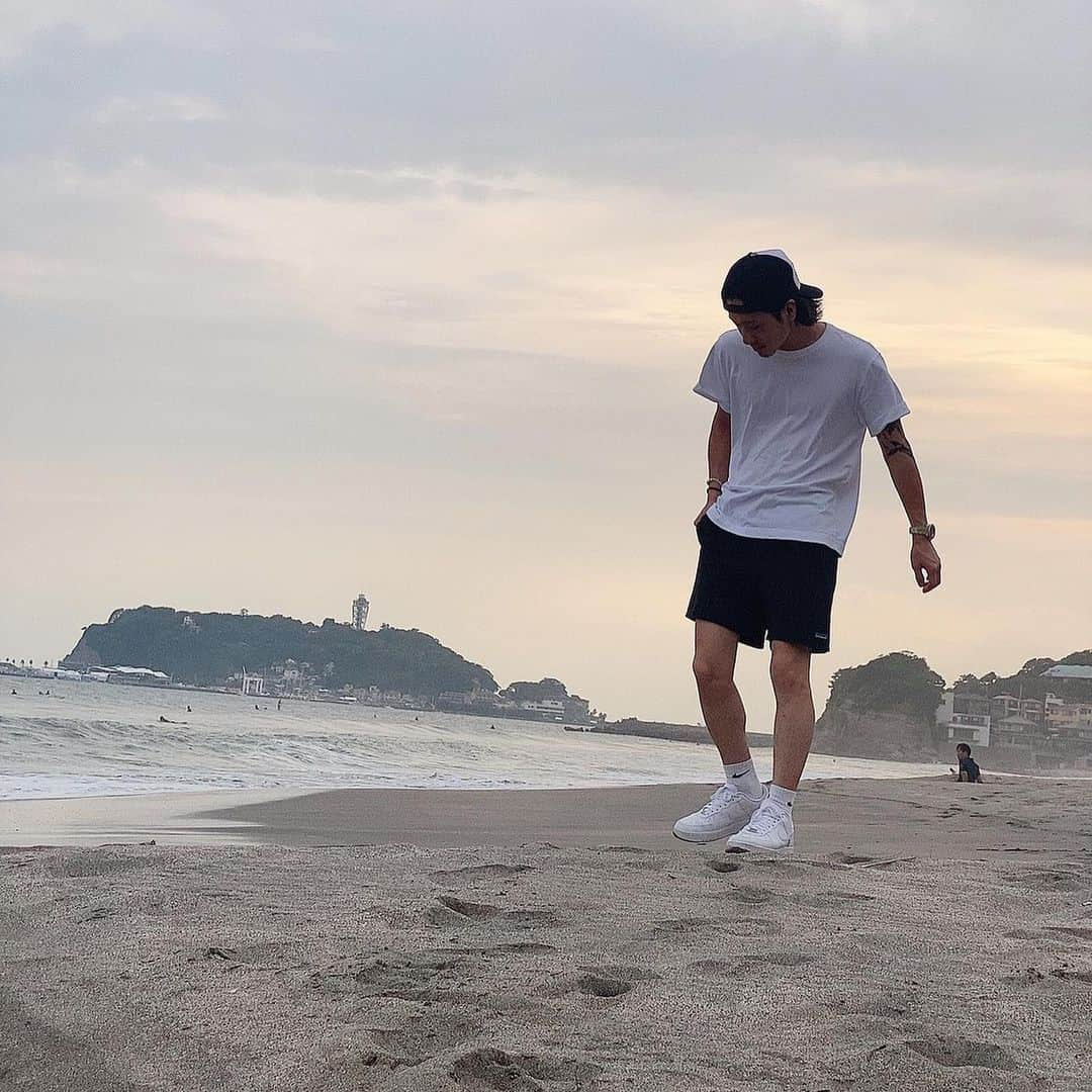 漆山葵さんのインスタグラム写真 - (漆山葵Instagram)「来週もまた海に来よう。」7月26日 22時48分 - a3r21n32