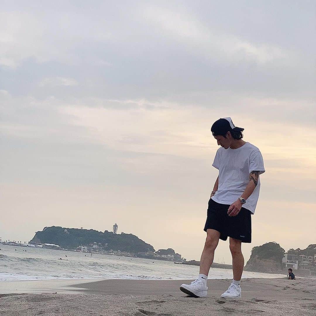 漆山葵さんのインスタグラム写真 - (漆山葵Instagram)「来週もまた海に来よう。」7月26日 22時48分 - a3r21n32