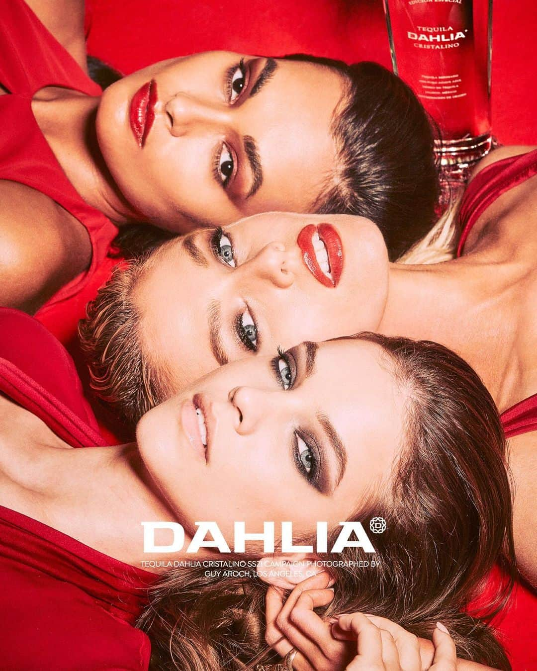 バルバラ・パルヴィンさんのインスタグラム写真 - (バルバラ・パルヴィンInstagram)「Meet @Dahlia. 🌺  Delicate, courageous, modern and artistic.  A new, fashion take on tequila.  Follow along to see the rest of the campaign🤗#findyourdahlia」7月27日 1時59分 - realbarbarapalvin