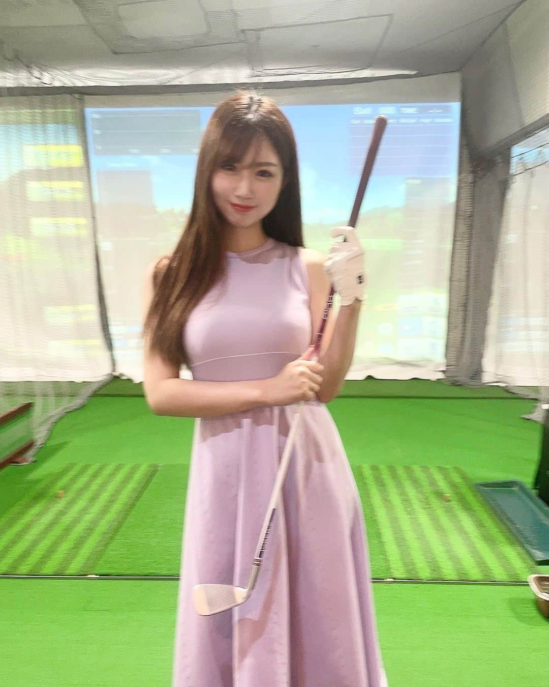 日南まみさんのインスタグラム写真 - (日南まみInstagram)「. ゴルフレッスン行ってきたよ⛳️  早く上手くなりたいなぁ(๑>◡<๑) 綺麗なフォームを練習中ですෆ  #gtバーディーズ  #golftoday  #バリューゴルフ大崎  #ゴルフ女子 #ゴルフレッスン #ゴルフ」7月27日 3時15分 - _maaamiy_