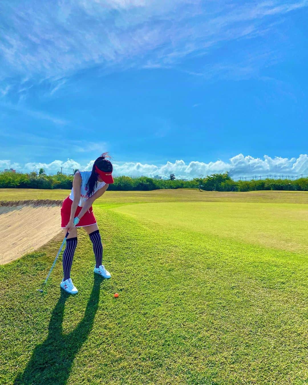 鈴木ふみ奈さんのインスタグラム写真 - (鈴木ふみ奈Instagram)「いつかの写真⛳️ 8月はgolfも沢山したいなあ💓  ウェア可愛くてお気に入り🥰  #golf #ゴルフ #ゴルフ女子 #golfwear #アルチビオ」7月27日 8時01分 - fuminasuzuki