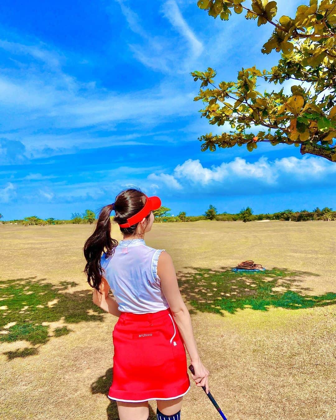 鈴木ふみ奈さんのインスタグラム写真 - (鈴木ふみ奈Instagram)「いつかの写真⛳️ 8月はgolfも沢山したいなあ💓  ウェア可愛くてお気に入り🥰  #golf #ゴルフ #ゴルフ女子 #golfwear #アルチビオ」7月27日 8時01分 - fuminasuzuki