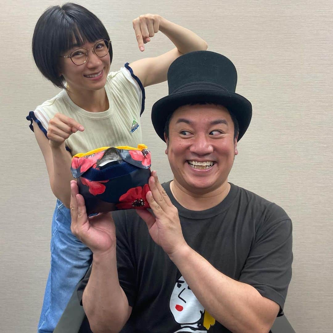 時東ぁみさんのインスタグラム写真 - (時東ぁみInstagram)「WEBマガジン さくマガ 『ポーチでオッケー！BOUSAI！』連載第8回が更新されました☆ ・ 常日頃からできる“持ち歩ける防災”をテーマにオリジナル防災ポーチを作ります！ 私が取材、執筆、防災ポーチ監修全てやっております🤓 ・ 第8回ゲストは…芸人で俳優の与座よしあきさん🌟 ・ 台風の多い沖縄出身で、取材当時は2歳の息子さん第二子妊娠中の奥様がいる状況！ そんな時に自然災害が起きたら！？ というお話を聞かせていただきました！ 小さなお子様をもつパパ必見ですっ！！ ・ 無事にご出産されたということで、本当におめでとうございます☆ ・ #時東ぁみ #連載 #webマガジン #さくマガ #ポーチでオッケーbousai #帰宅困難 #防災士 #防災 #防災ポーチ #防災バッグ #防災グッズ #自然災害 #備えあれば憂いなし  #ゲスト #芸人 #俳優 #与座よしあき さん #沖縄 #台風 #子持ち #妊婦 #パパ #パパ必見」8月25日 12時47分 - amitokito