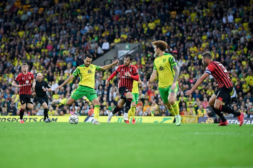 ルーカス・ルップのインスタグラム：「What a performance at Carrow Road!!🔰」