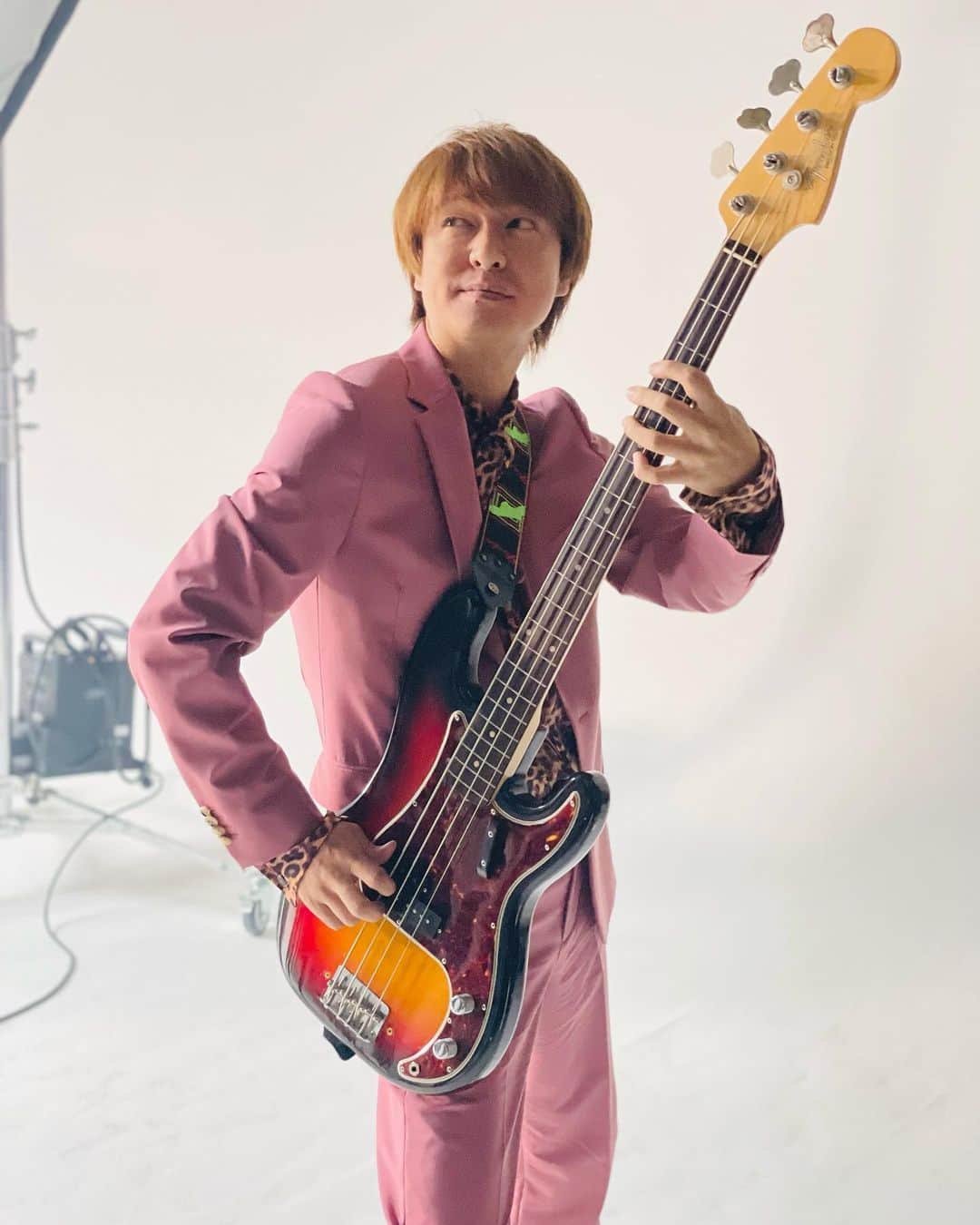 関ジャニ∞さんのインスタグラム写真 - (関ジャニ∞Instagram)「.  Mr.Maruyama plays the bass.  #bass #丸山隆平 #関ジャニInstagram」8月25日 8時00分 - kanjani8_official
