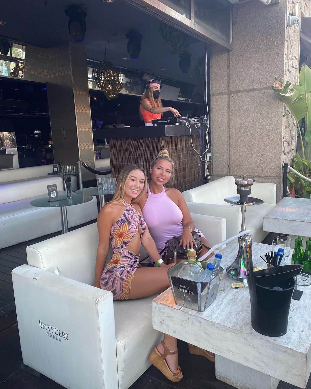 Nicky Gileさんのインスタグラム写真 - (Nicky GileInstagram)「more memories from Barcelona 💗」8月25日 10時52分 - nickygile