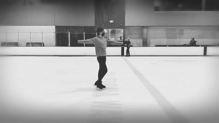 ミーシャ・ジーのインスタグラム：「Interstellar” @e_sjob  #Choreo」