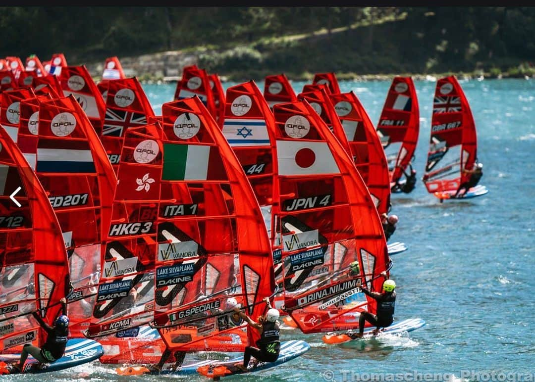 新嶋莉奈のインスタグラム：「IQfoilworlds Day5 📷 @thomascheng_photography  #NTTぷらら #ひかりTV#柳屋本店#伊藤園#oneill#magicmarine#smith#メダリスト#medalist#セブンシーズ」