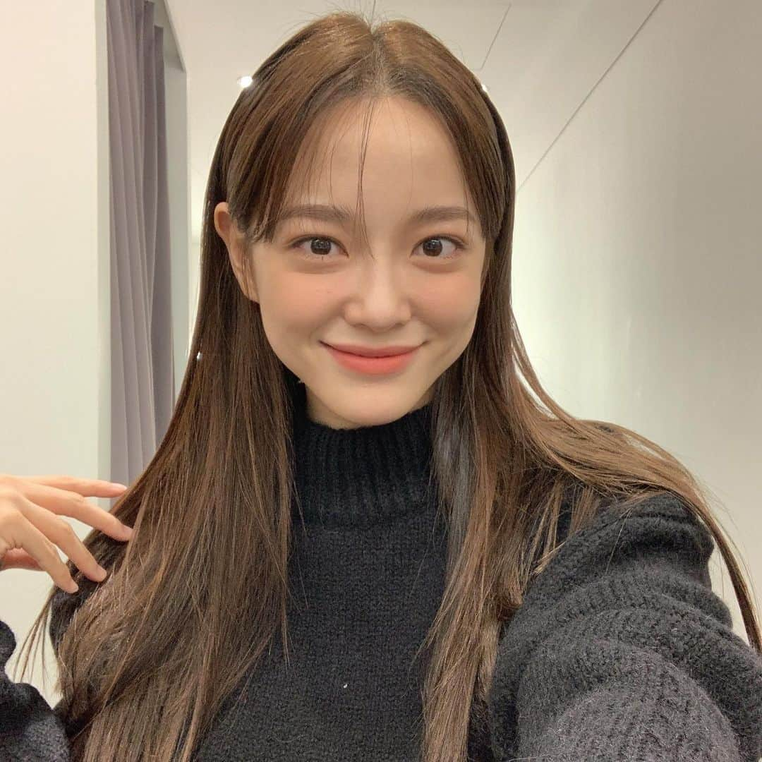 キム・セジョン（Gugudan SeMiNa）さんのインスタグラム写真 - (キム・セジョン（Gugudan SeMiNa）Instagram)「black」8月21日 11時22分 - clean_0828