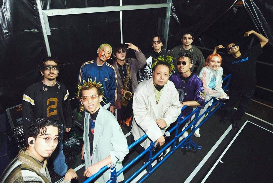 のインスタグラム：「フジロック ㅤ 昨日はmillennium parade ありがとうございました しっかりブチのめしました👶🏻 ㅤ 今日はKing Gnuがヘッドライナー!!!  21時グリーンステージに登場します 連日の疲れを吹き飛ばして元気満々で参ります👶🏻」