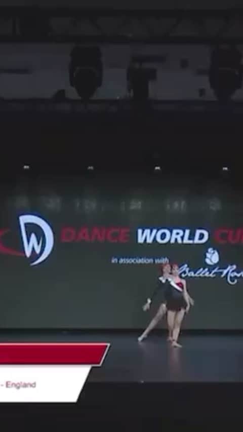 ピクシー・ロットのインスタグラム：「Choreography - @geo_choreo  ❤️❤️❤️❤️❤️❤️❤️❤️❤️❤️」