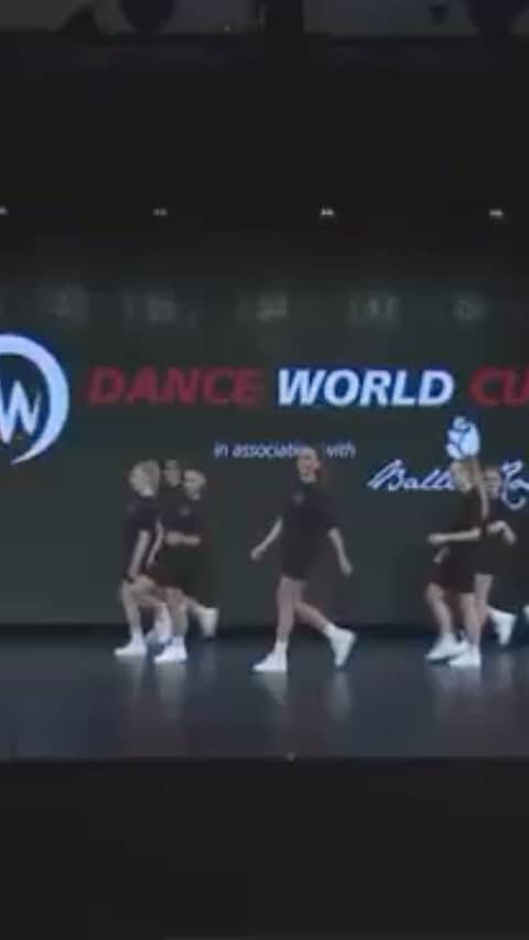 ピクシー・ロットのインスタグラム：「Choreography - @geo_choreo  ❤️❤️❤️❤️❤️❤️❤️❤️❤️❤️」