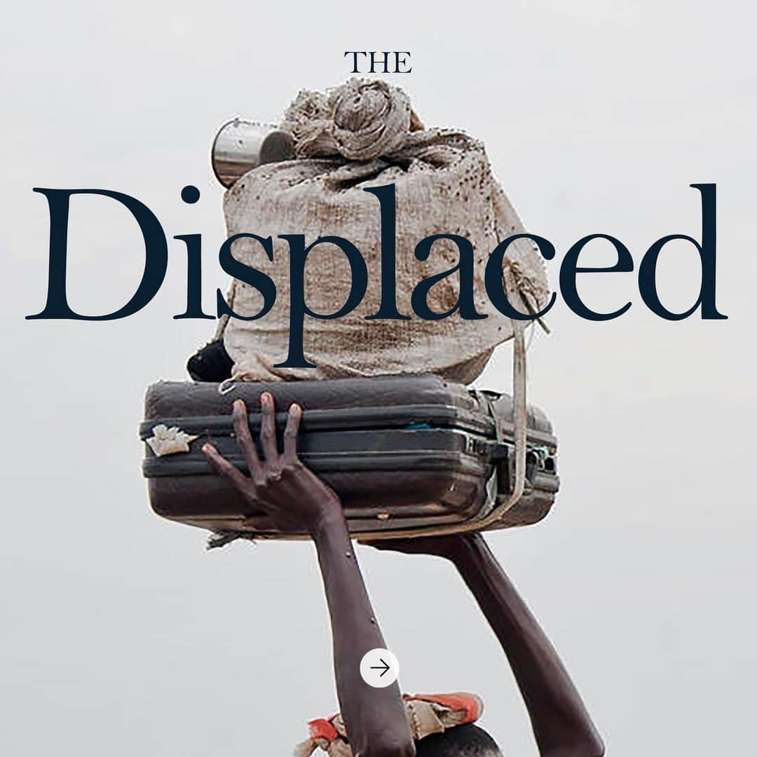 アンジェリーナ・ジョリーのインスタグラム：「I started working with displaced people because I believe passionately in human rights. Not out of charity, but out of a deep respect for them and their families, and all they continue to overcome, despite so much persecution, inequality and injustice.  Today, 1% of the world’s population - 82.4 million people - is displaced. That’s nearly twice as many as a decade before.   Some crises, like the war in Afghanistan, have lasted for decades.   Others, like the conflict in Ethiopia, are more recent.  They all have in common the violence and denial of rights that leave innocent families with no choice but to flee.   At which point will we be concerned enough to address the environmental devastation, conflict and human rights abuses that fuel these crises?   I’m always continuing to learn – if you’d like to join me, please visit the UN @refugees account.  #HumanRights #RefugeeCrisis #Refugees #Stateless #Displaced #Displacement #InternallyDisplacedPersons #IDP」